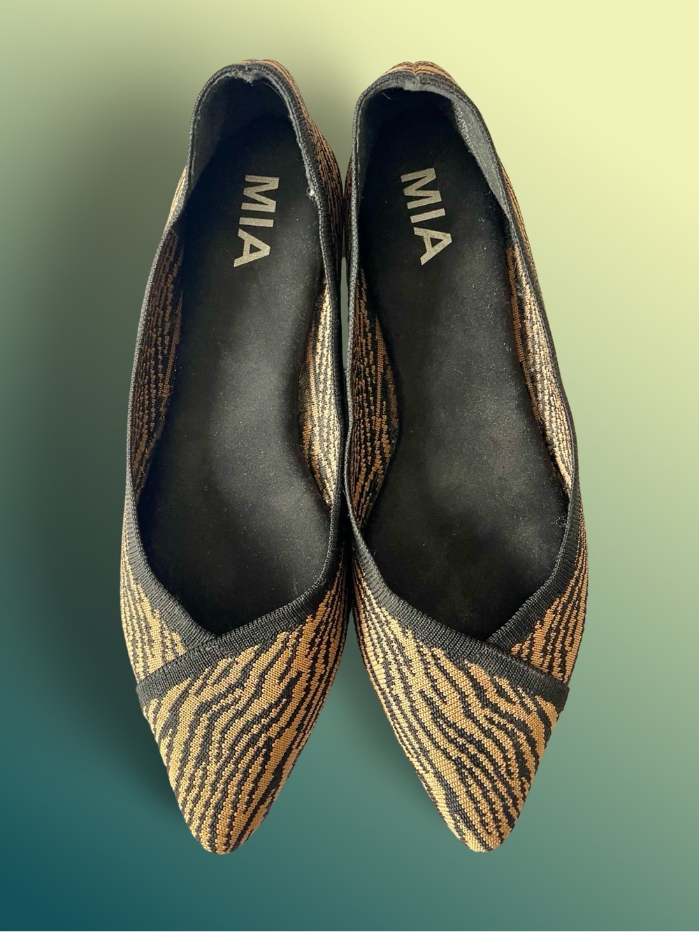 MIA Kerri Tiger Stripe Knit Pointed Toe Slip on Ballet Flats Tan Black Sz8